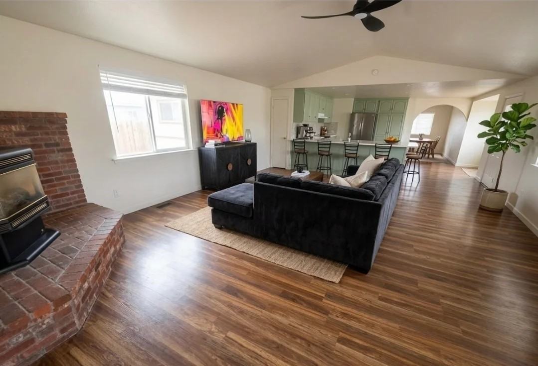 1338 Jobs Peak Dr - Photo 3 of 13