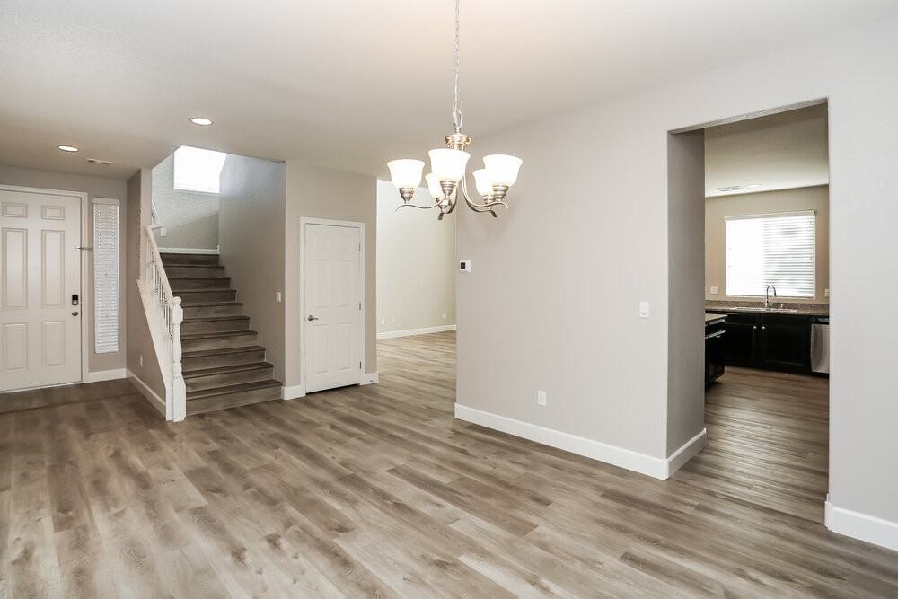 8016 Central Railroad Ct - Photo 7 of 20