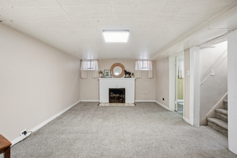 753 Bellaire St - Photo 6 of 36