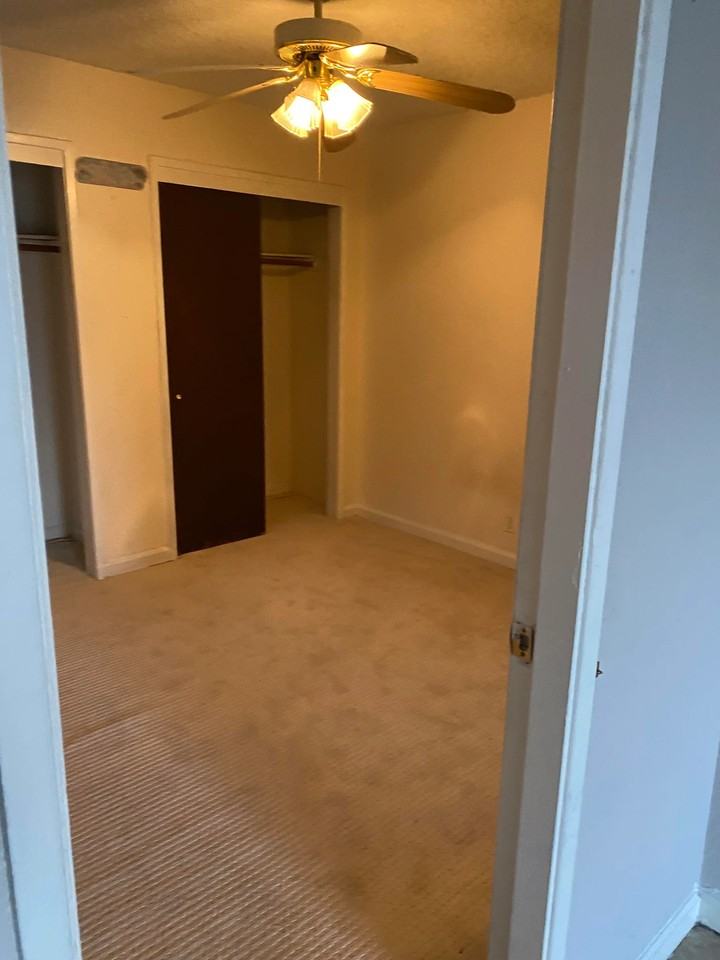 544 N Lincoln St #10 - Photo 2 of 5