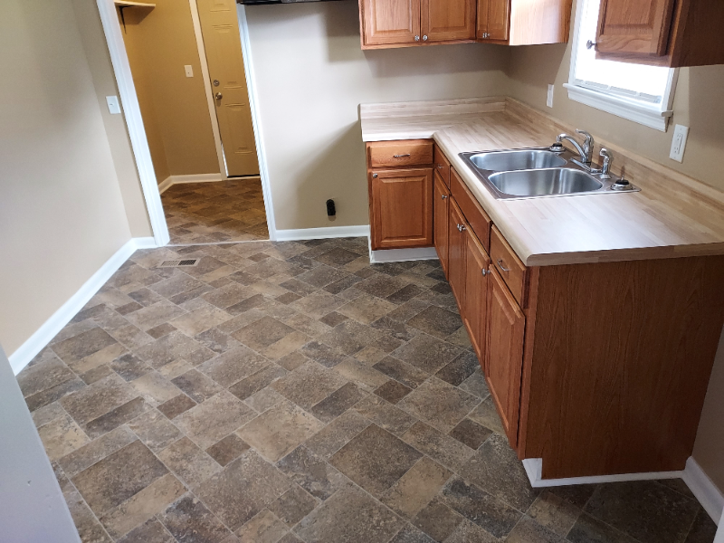 333 Grace St - Photo 2 of 11