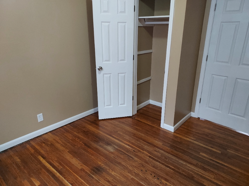 333 Grace St - Photo 4 of 11