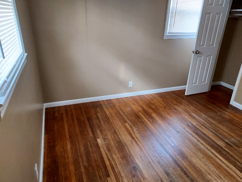 333 Grace St - Photo 7 of 11