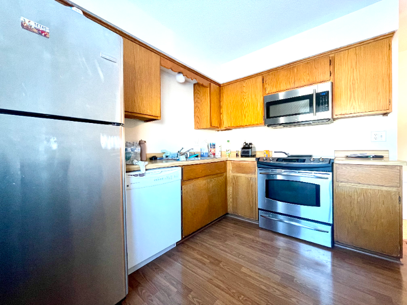 460 Stanley St #2 - Photo 2 of 9