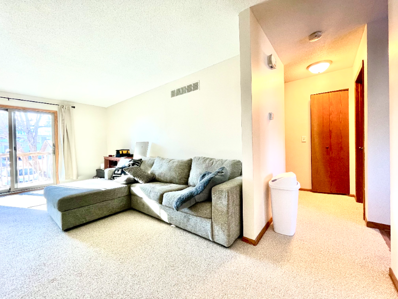 460 Stanley St #2 - Photo 5 of 9