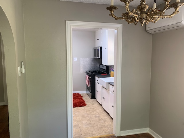 1814 W Summit Ave #2 - Photo 3 of 15
