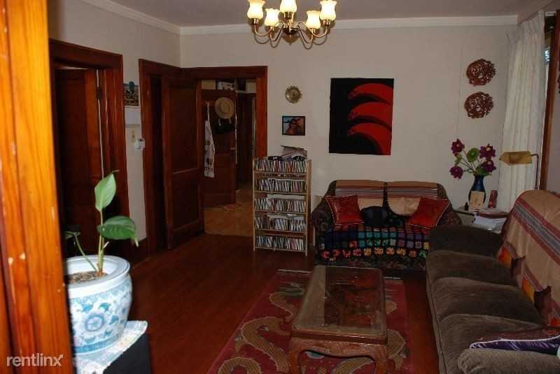 529 Elizabeth St - Photo 5 of 16