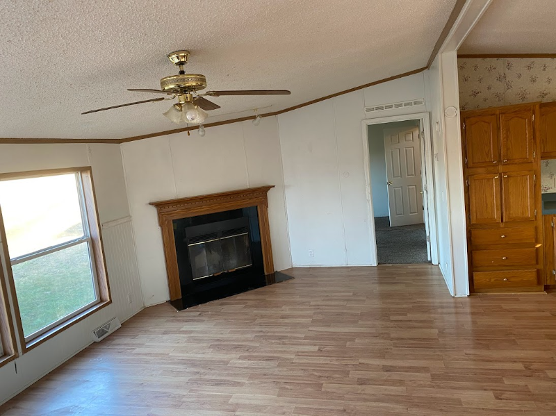 484 Shekinah Ln - Photo 2 of 11