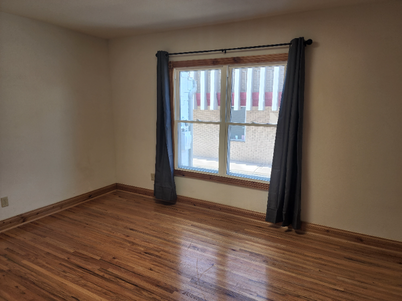 1634 S College Ave - Photo 4 of 12