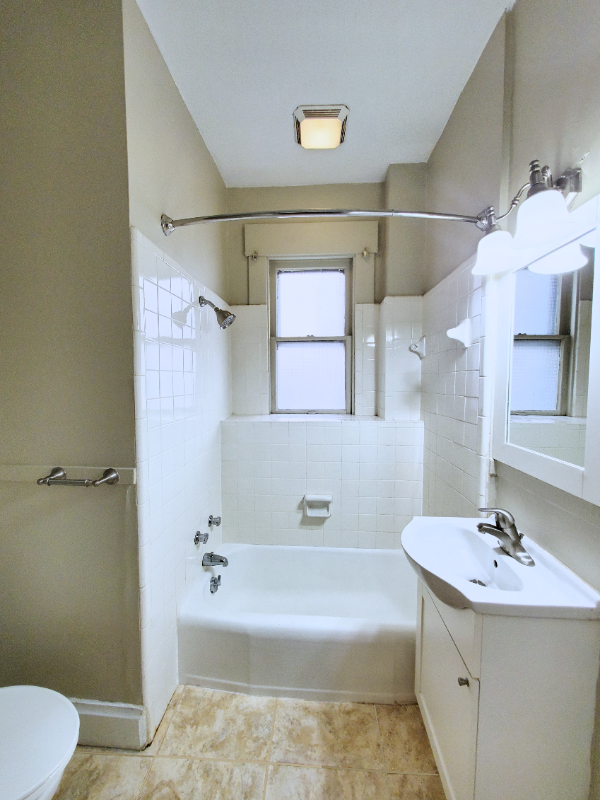 1490 Michigan Ave - Photo 6 of 14