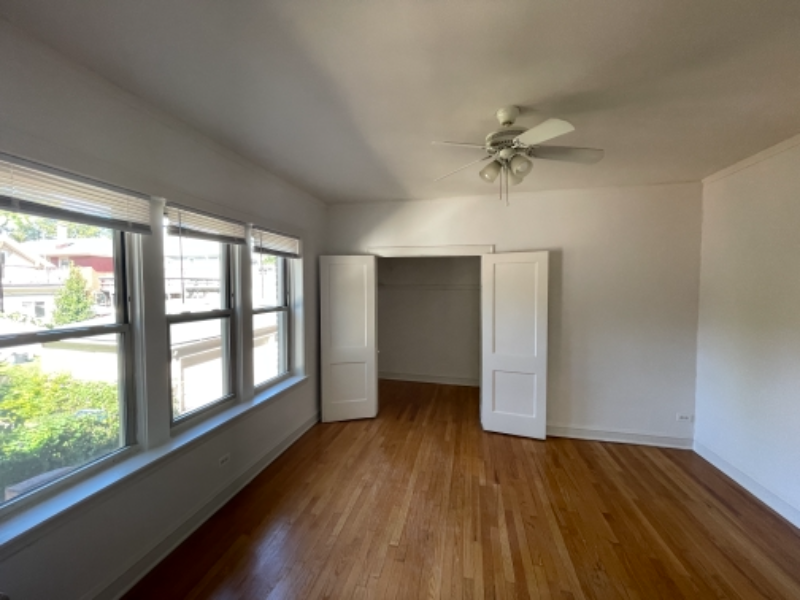 826 S Austin Blvd #3M - Photo 2 of 15