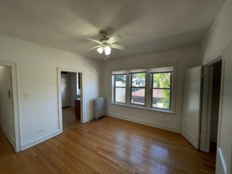 826 S Austin Blvd #3M - Photo 4 of 15