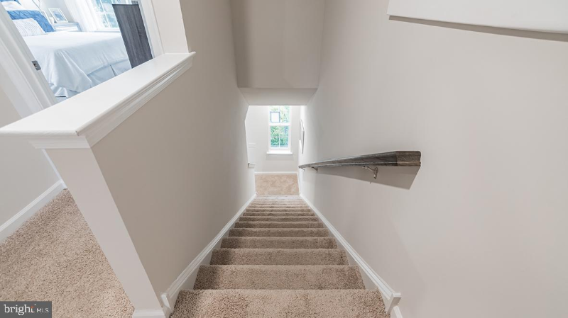 20 Peregrine Way - Photo 5 of 11