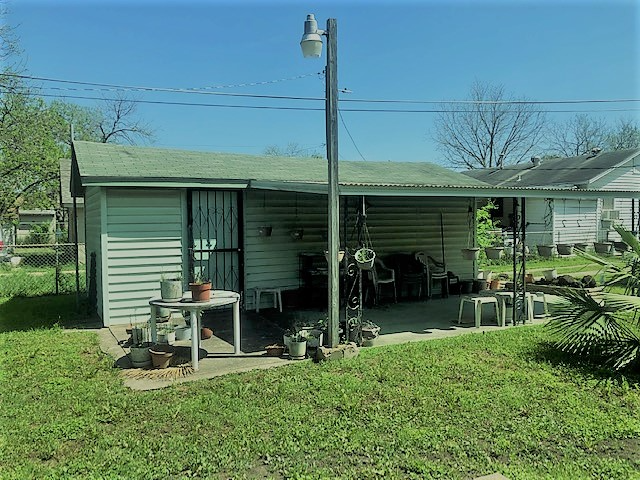 231 Wilcox Ave - Photo 3 of 8