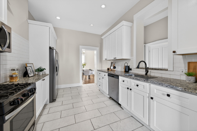 2811 Missouri Ave - Photo 7 of 20