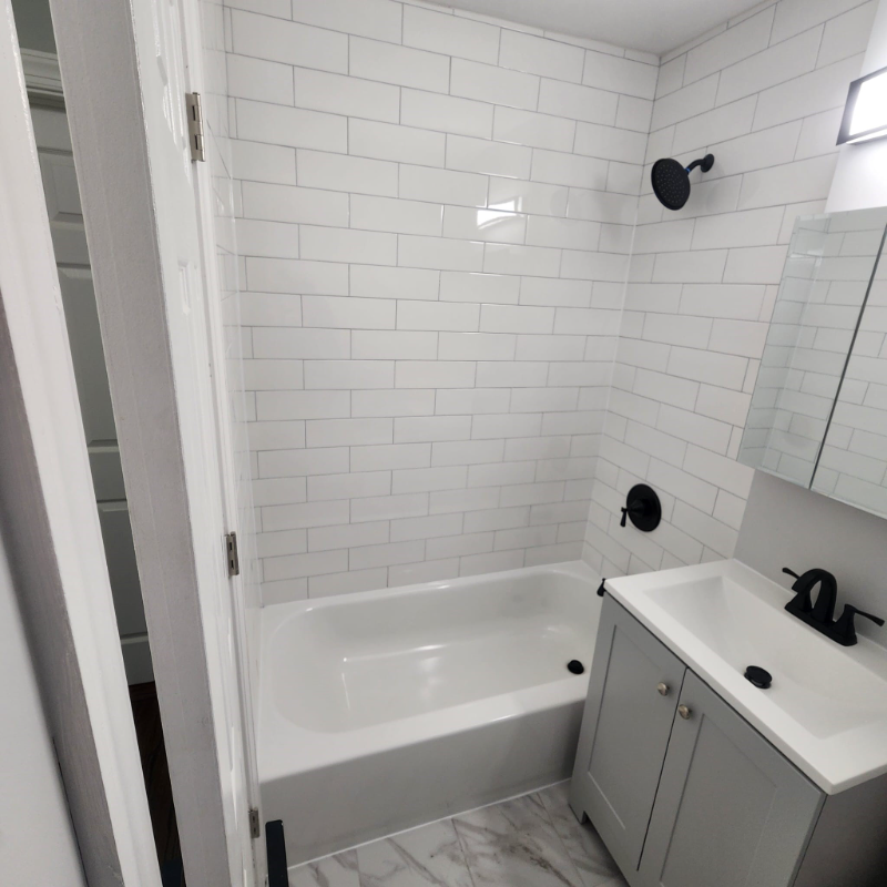 420 W 7th St - Photo 3 of 10