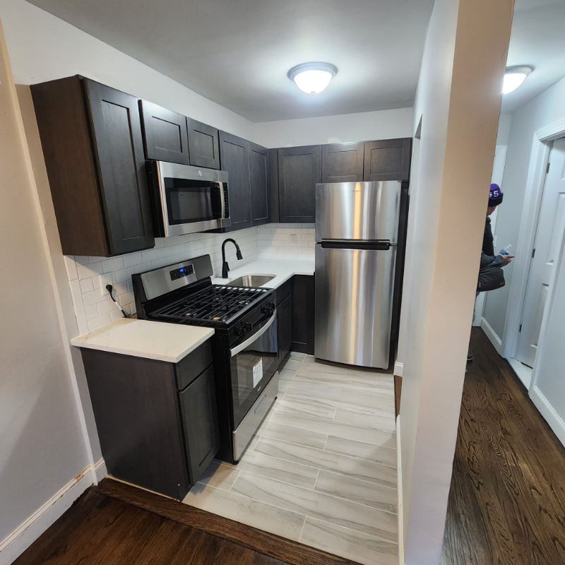 420 W 7th St - Photo 5 of 10