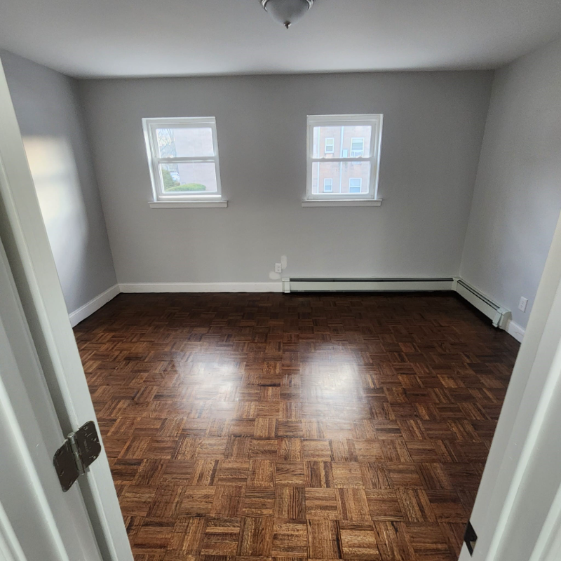 420 W 7th St - Photo 6 of 10