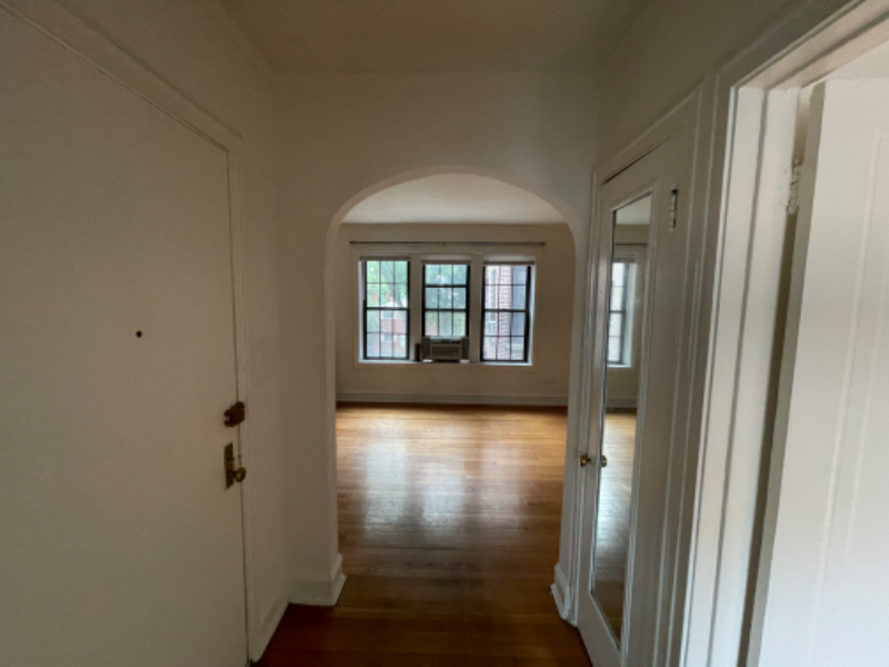 1726 W Thome Ave #2 - Photo 3 of 18