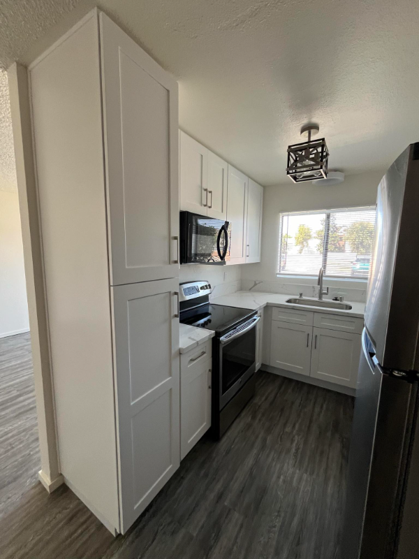 530 Graves Ave - Photo 3 of 11