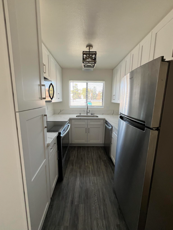 530 Graves Ave - Photo 5 of 11