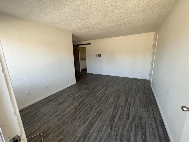 530 Graves Ave - Photo 7 of 11