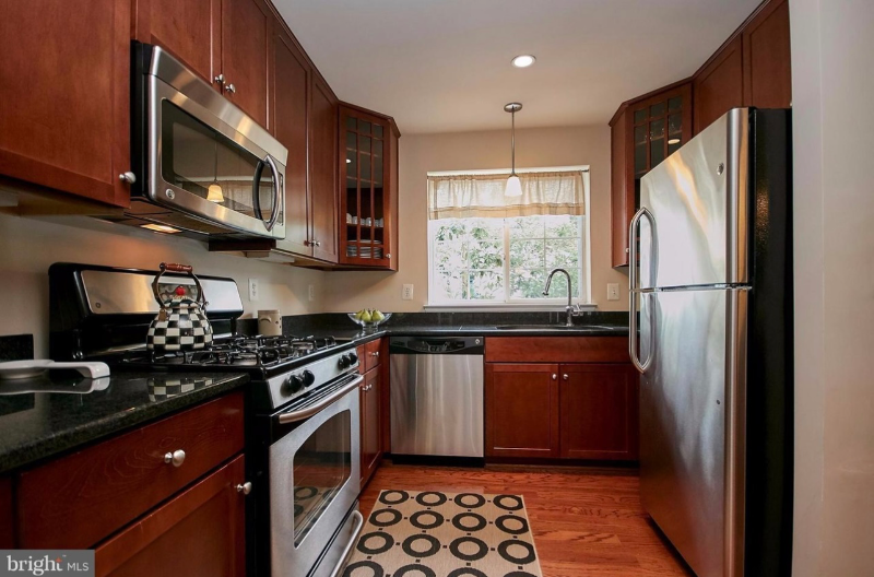 4067 S Four Mile Run Dr #301 - Photo 4 of 21