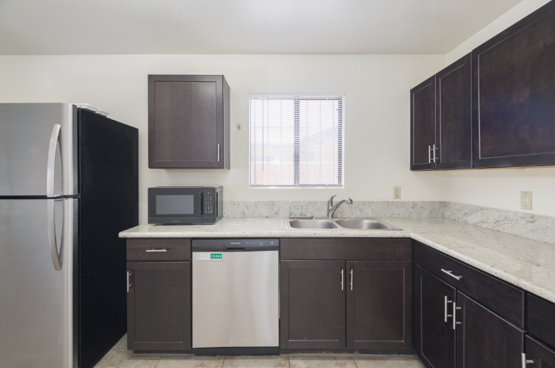 1649 E Lester St - Photo 3 of 14