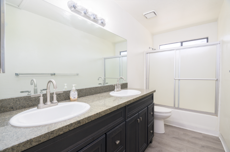 1649 E Lester St - Photo 7 of 14