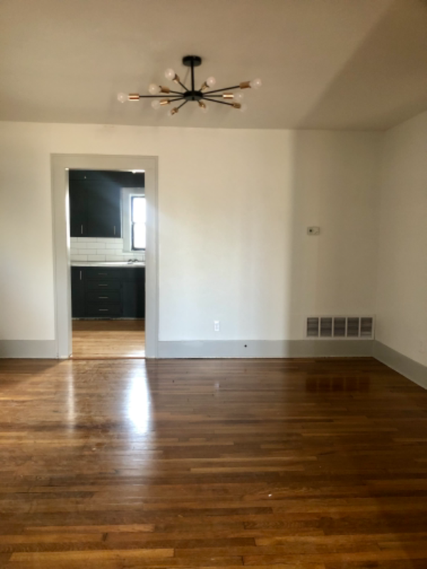 2419 20th St - Photo 4 of 11