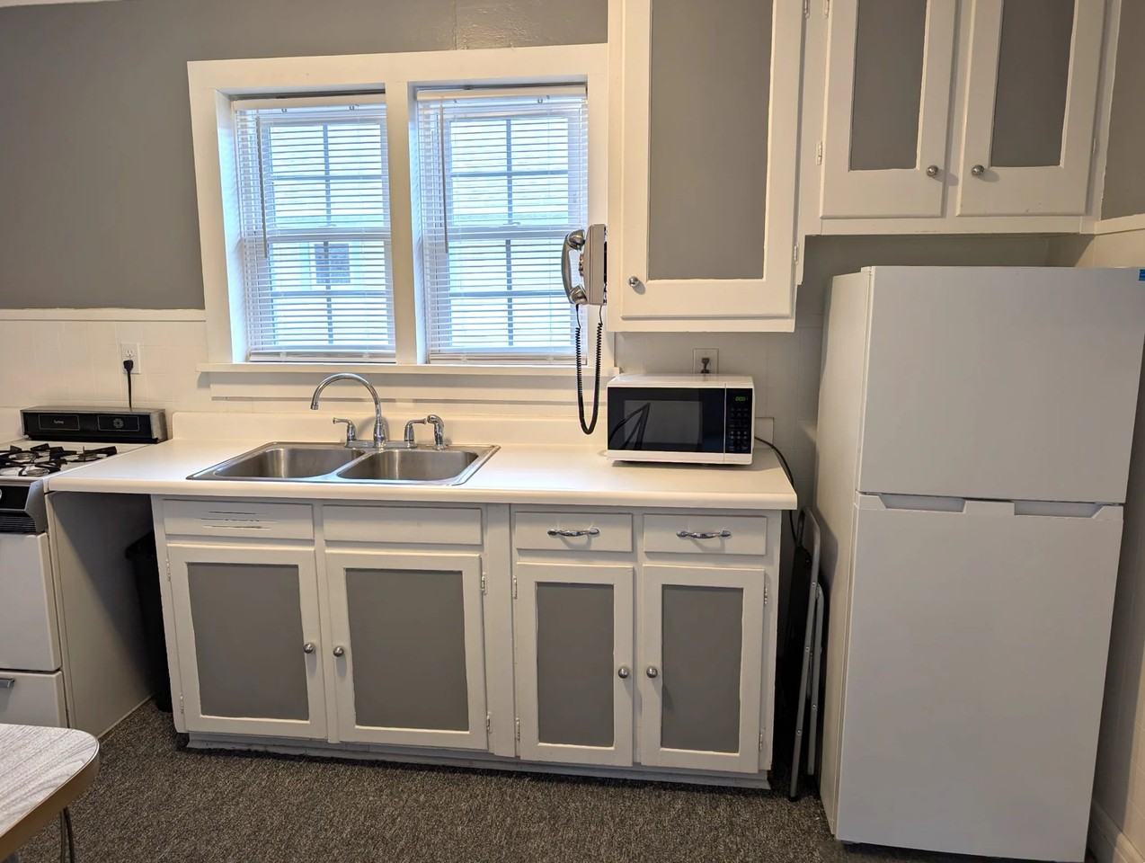 5486 Broadway St - Photo 3 of 27