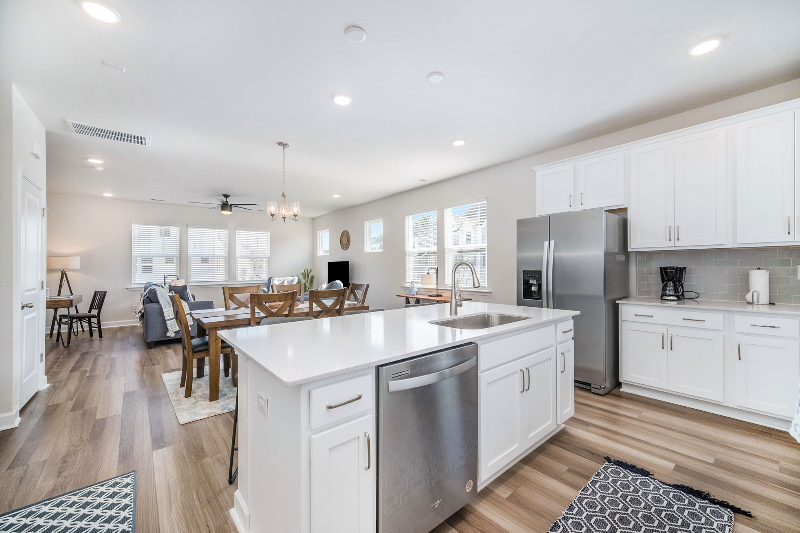 318 Lanyard St - Photo 7 of 35