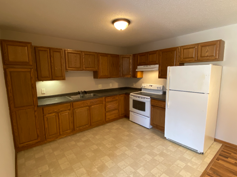 2451 Main St S - Photo 7 of 16