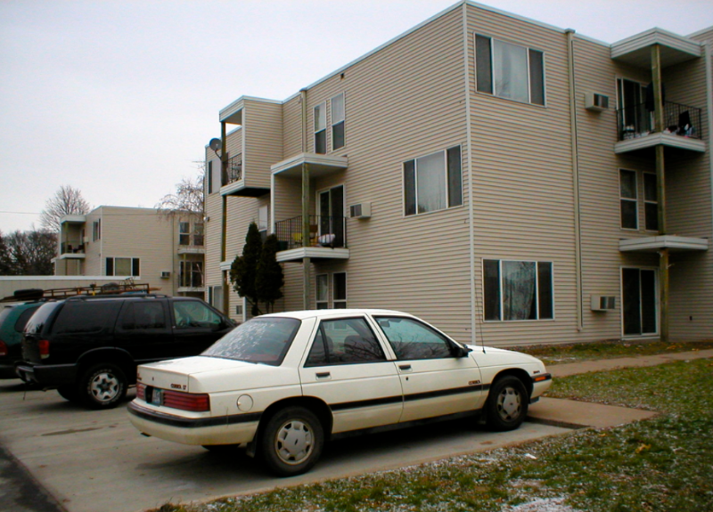 141 Birch St N - Photo 4 of 24