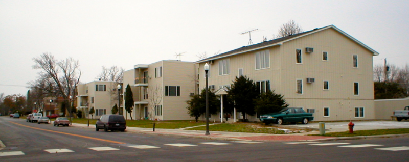 141 Birch St N - Photo 5 of 24
