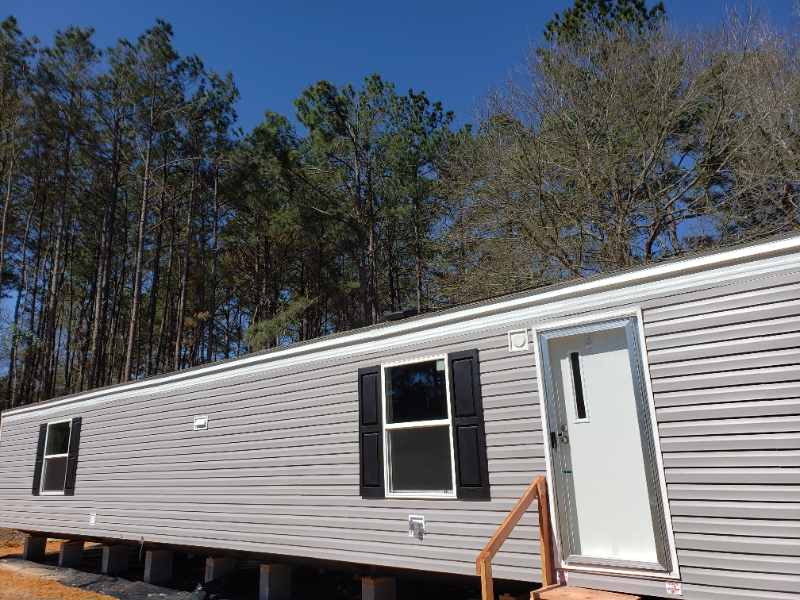 2715 W Mccrainie St - Photo 2 of 21