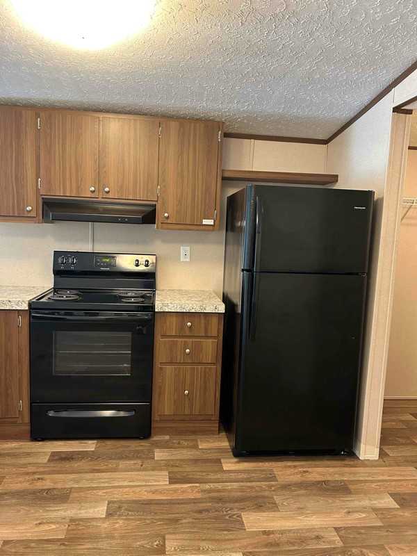 2715 W Mccrainie St - Photo 4 of 21