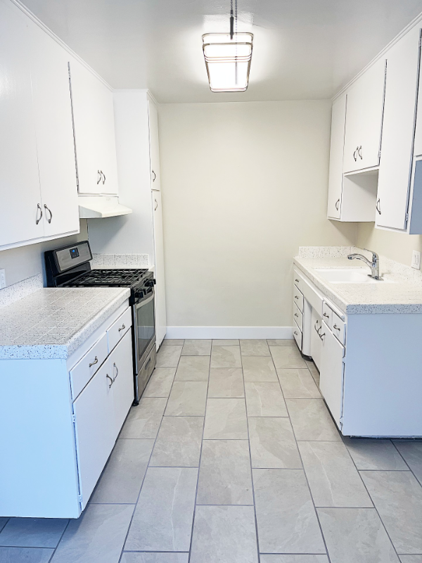 721 Cordova St #9 - Photo 4 of 26