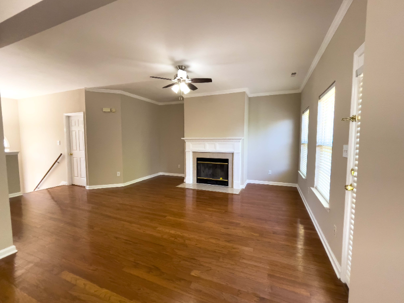 107 Barrington Ct - Photo 6 of 39