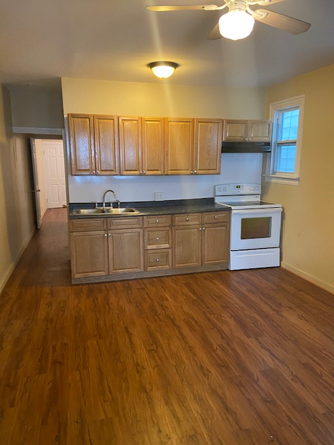 432 S Franklin St #2 - Photo 2 of 10