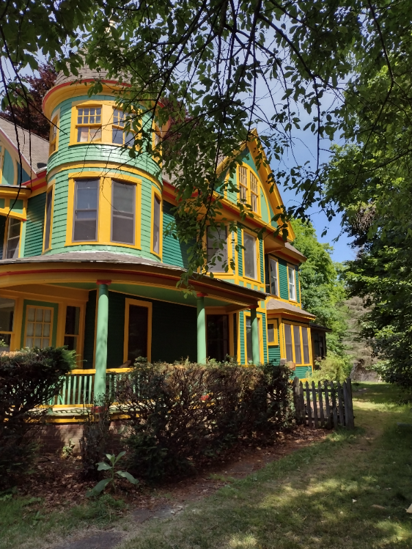 52 Fairfield Ave - Photo 6 of 35