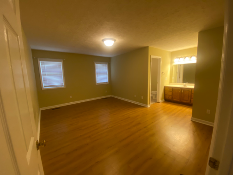 133 Sharon Dr - Photo 5 of 14