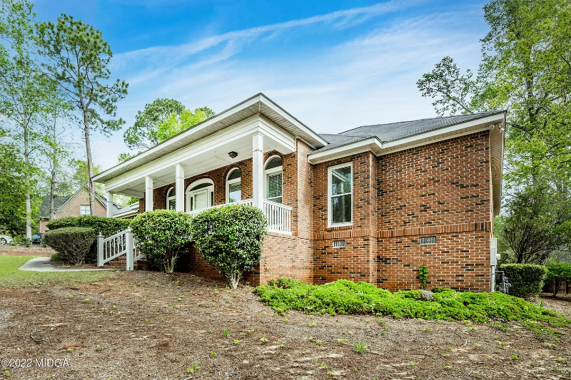 205 Saddle Creek Ct - Photo 2 of 46