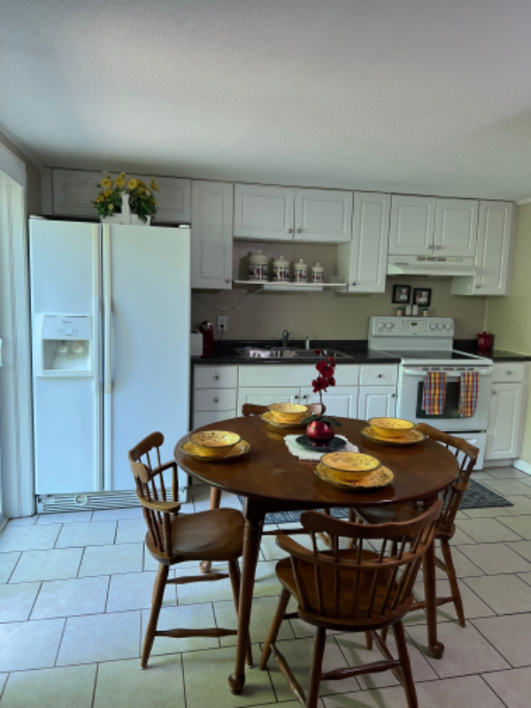 4241 Springhill Dr #B - Photo 3 of 18