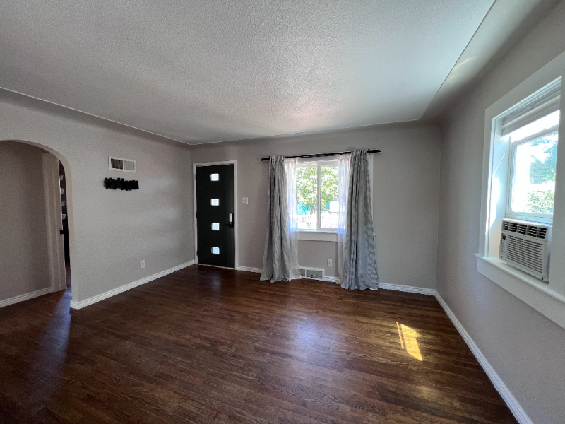 629 Quitman St - Photo 3 of 14