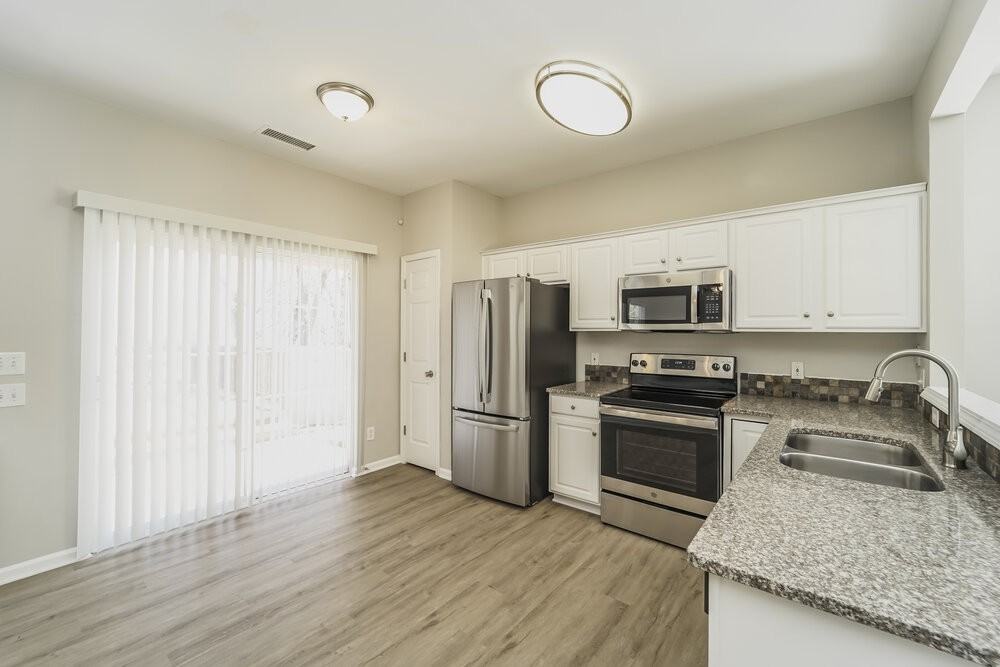 10453 Roundleaf Dr - Photo 7 of 17