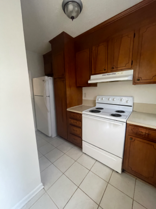 2000 Swaim Ridge Cir #D - Photo 2 of 6