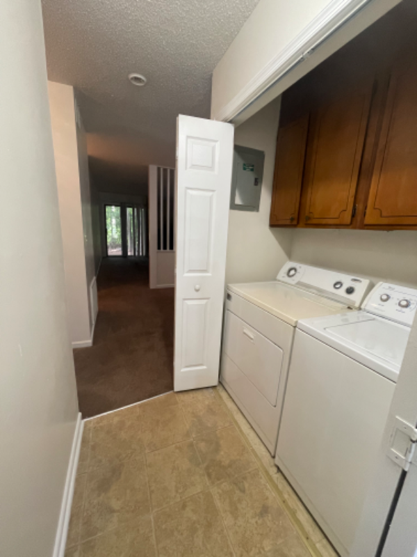 2000 Swaim Ridge Cir #D - Photo 3 of 6