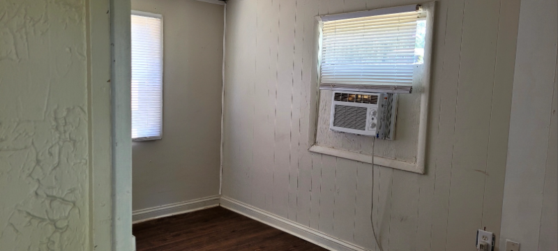 437 205/437 Holt Ave #5 - Photo 3 of 4