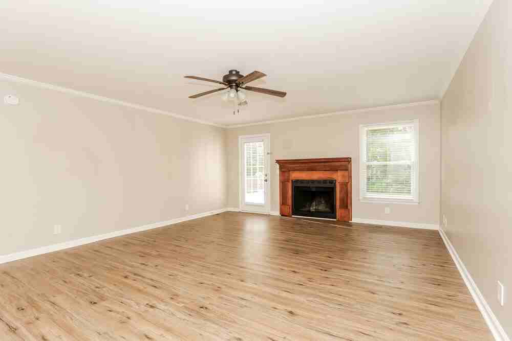 2409 Racquet Club Dr - Photo 4 of 19